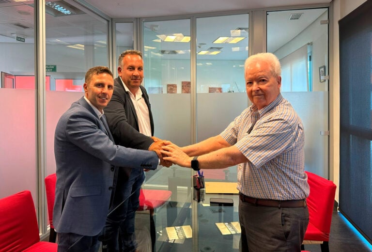 Pájara logra un acuerdo histórico para recepcionar una urbanización sin intervención judicial