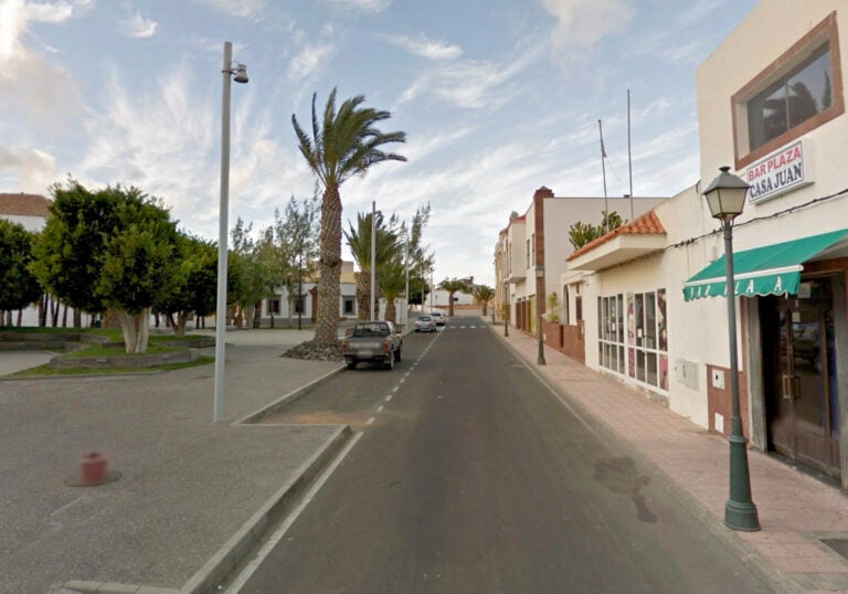 Antigua mantiene la parada de taxis pese a la oposición de la asociación y lamenta la pérdida de una subvención de 50.000 euros