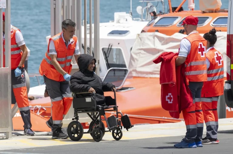 Impacta la llegada a Lanzarote de una mujer sin piernas en patera: “Nunca habíamos visto algo así”