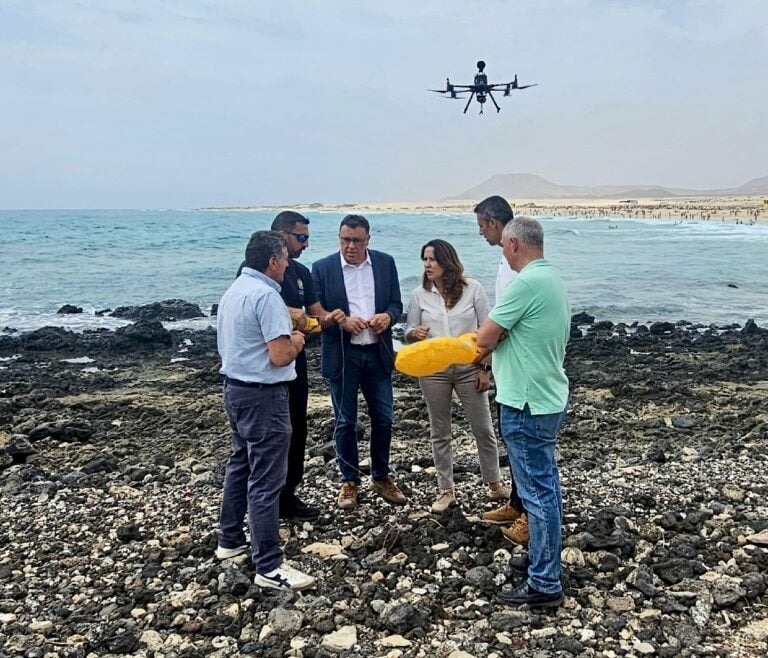 Prueban en Corralejo el uso de drones de rescate