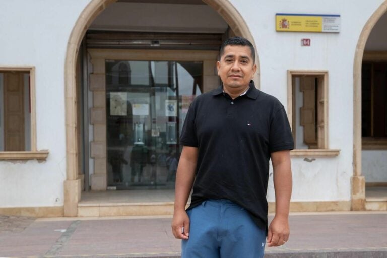 La historia de César, un salvadoreño deportado por Trump que termina en Fuerteventura