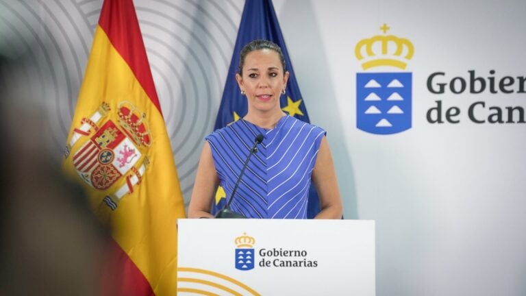 De León defiende que el turismo genera el 86 % del empleo en Canarias y reivindica la diversificación del modelo económico