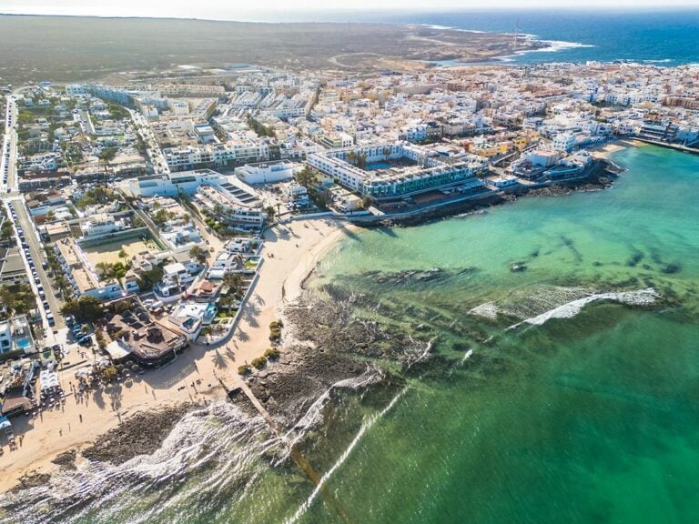 El CAAF derribará el antiguo depósito de Corralejo para dar paso a una nueva zona de aparcamientos