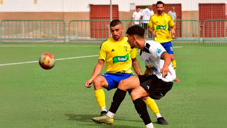 Un doblete de Josemi en dos minutos salva un punto para el Herbania