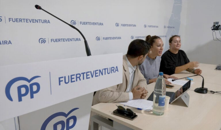 Jessica de León fija la hoja de ruta del PP con vivienda, agua y transporte como ejes prioritarios