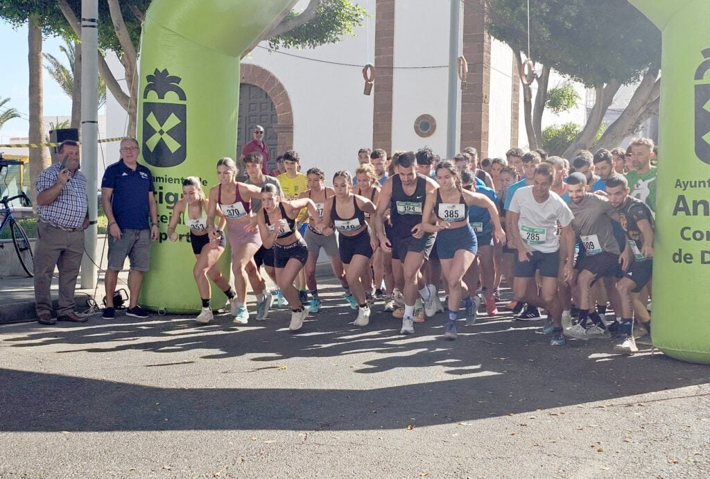 Antigua calienta motores para la IX Milla Noche en Blanco
