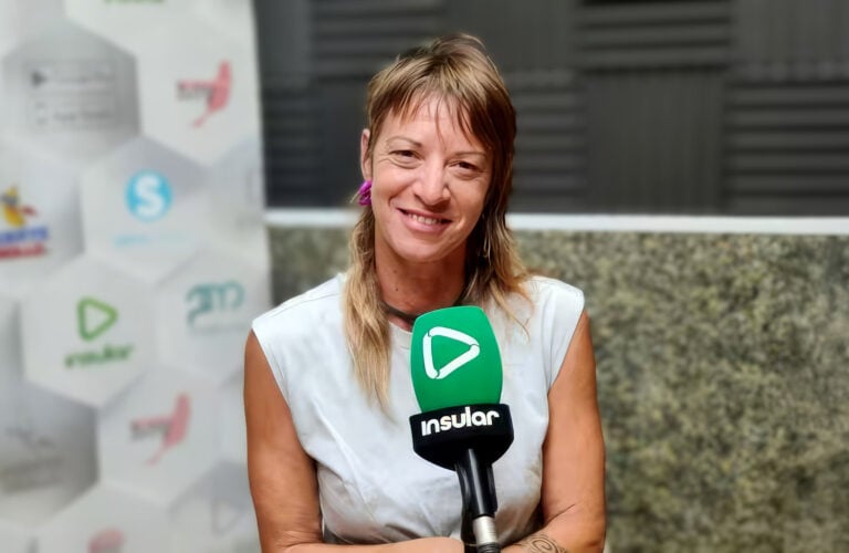 Diez años de Cotilleando: el festival que convirtió las calles de El Cotillo en un escenario de magia y acrobacias