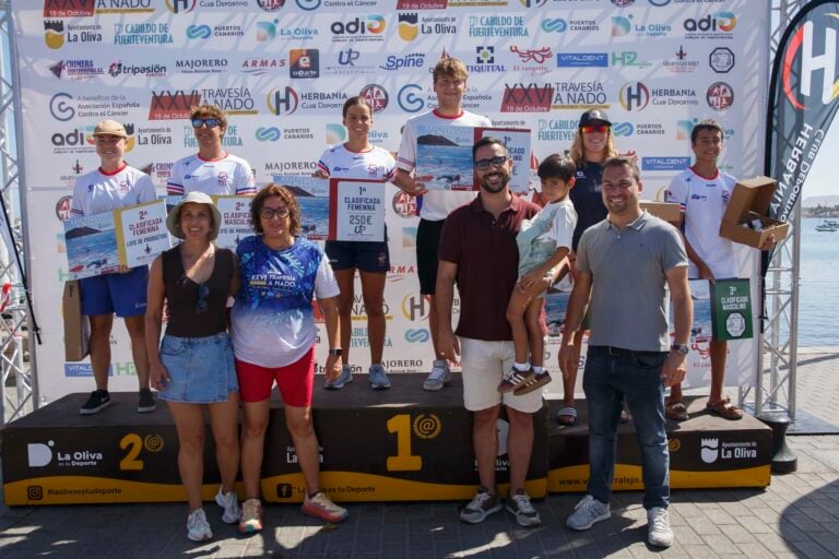 Herminio Fernández y Naira Jaen se imponen en la XXVI Travesía a Nado Isla de Lobos – Fuerteventura