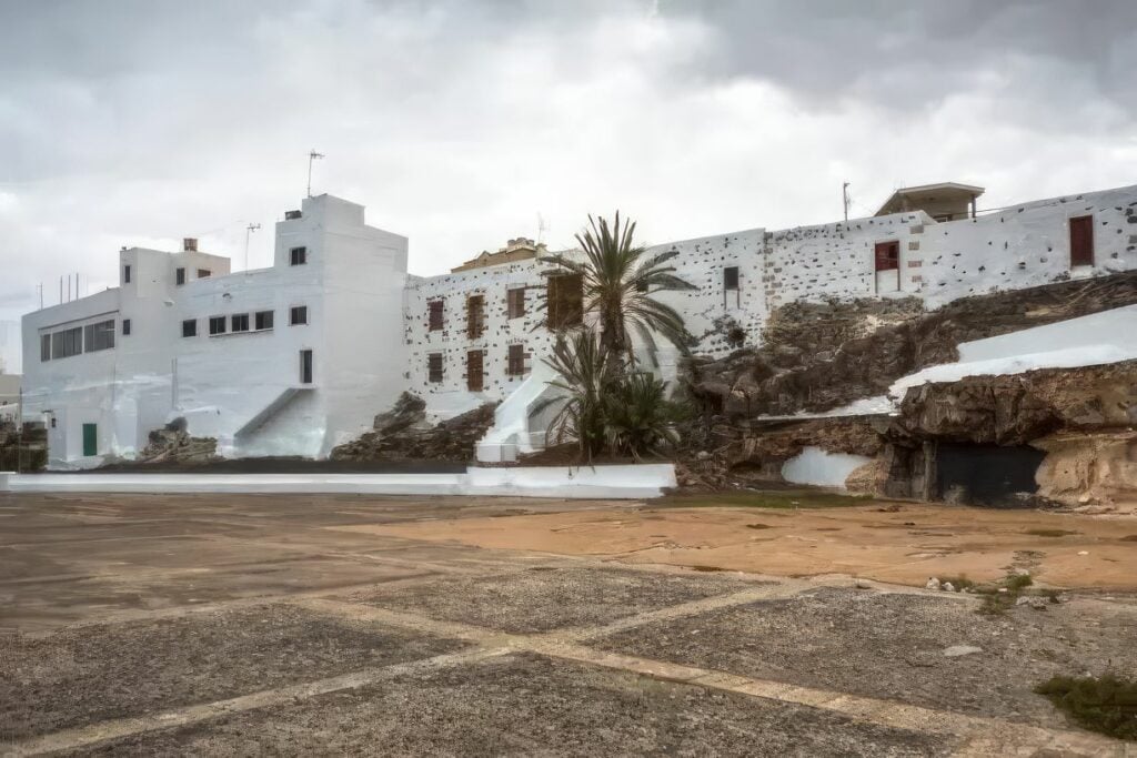Encuentro de dibujo urbano en Puerto del Rosario para revitalizar la Cornisa del casco histórico