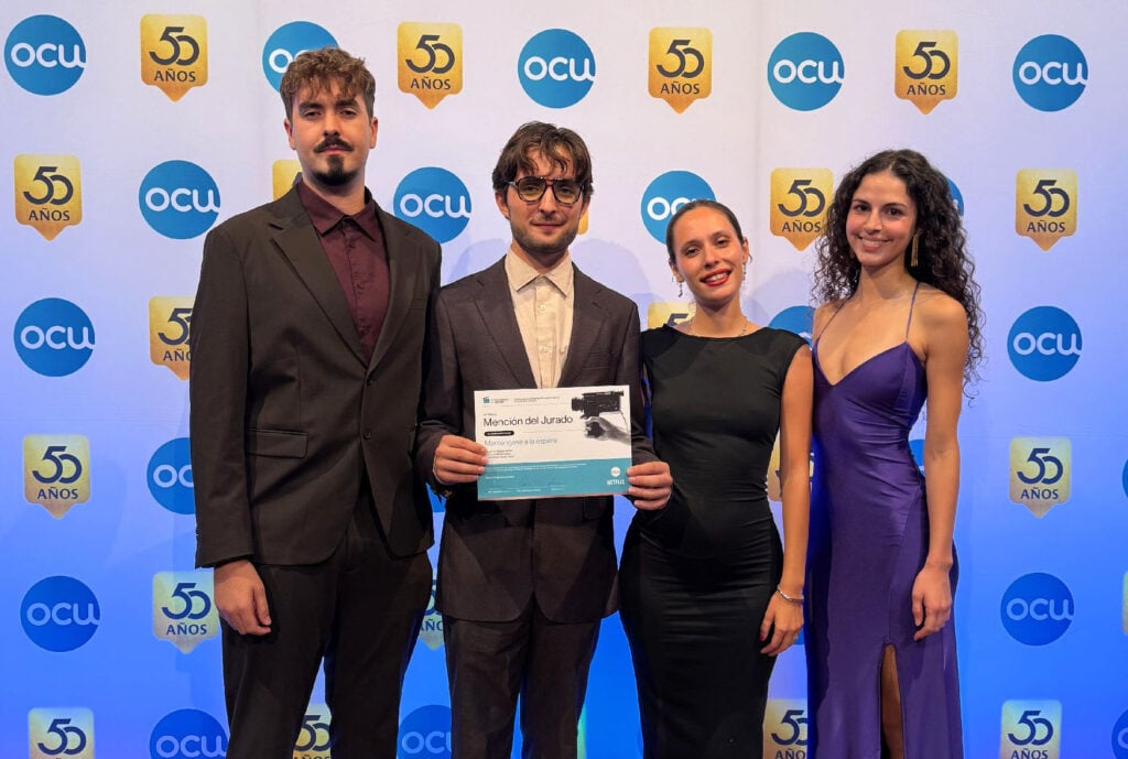 La majorera «Árida Films» recibe un premio de Netflix por su cortometraje “Manténgase a la espera”