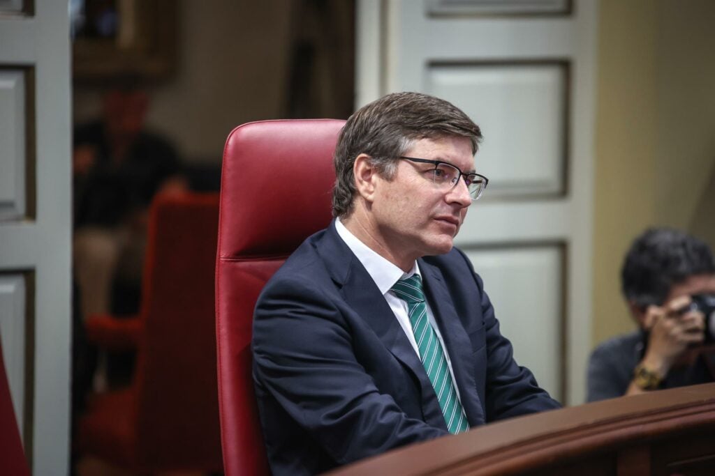 Galván (Vox) carga contra el Gobierno canario por asumir la “porquería ideológica” de la izquierda en los presupuestos