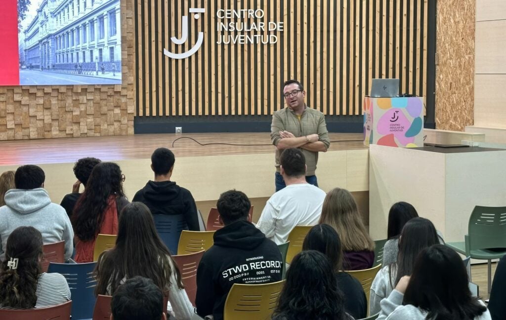 Más de 140 estudiantes participan en las jornadas financieras del Cabildo de Fuerteventura