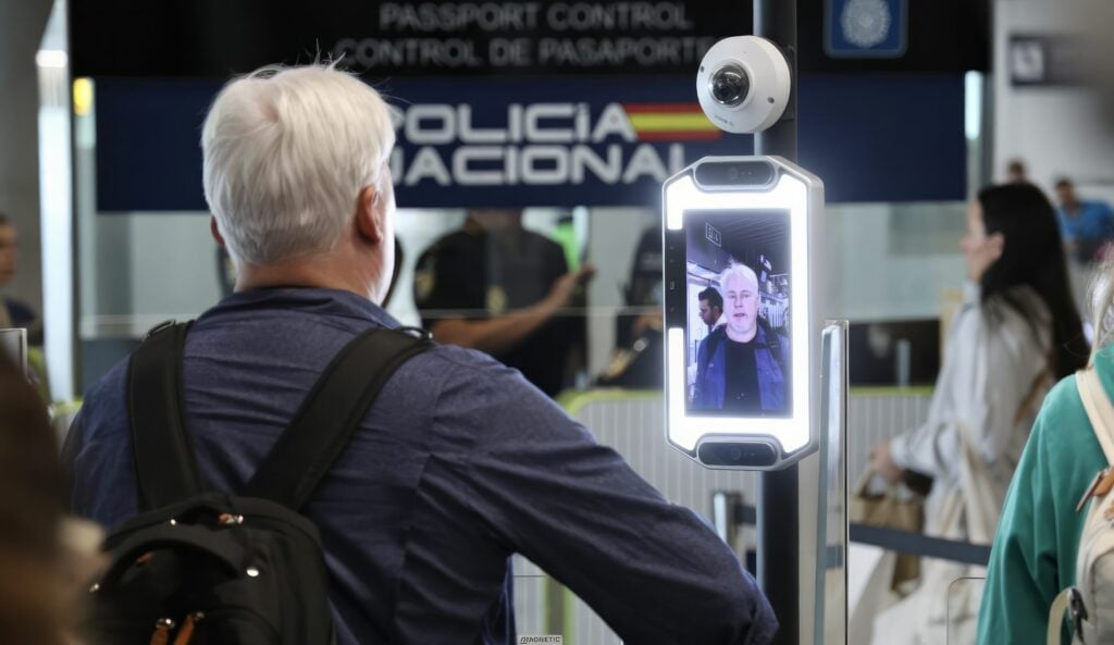 Aena desactiva el embarque biométrico tras una sanción de 10 millones de euros por no evaluar su impacto en datos personales