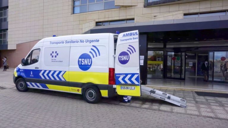 Falta de ambulancias y criterios poco claros: las debilidades del transporte sanitario en Canarias