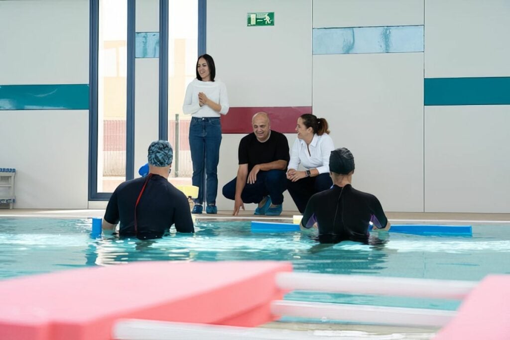 La piscina terapéutica insular abre tras años de retrasos
