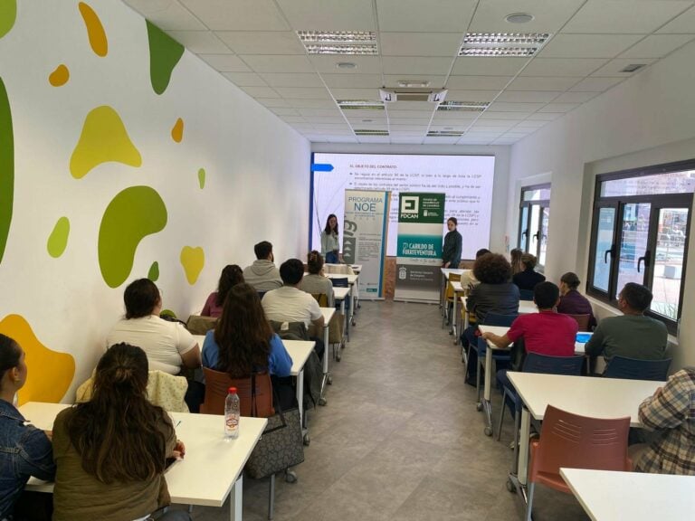 Participantes del programa NOE se especializan en legislación del sector público en Fuerteventura
