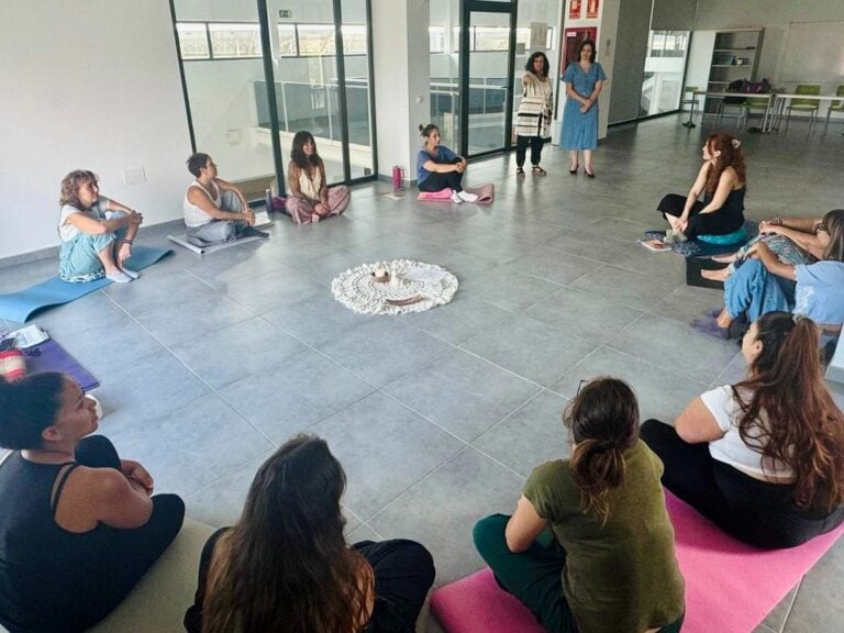 Nace un espacio de escucha y crecimiento personal para 15 mujeres en la capital