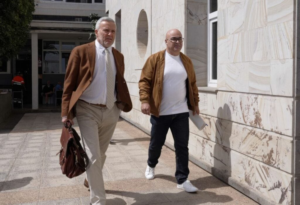 El abogado de Enrique Cerdeña sostiene que «no hay infracciones» tras la declaración del alcalde de Betancuria ante el juzgado