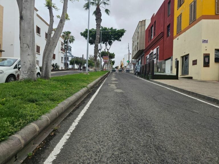 Puerto del Rosario reabre al tráfico el carril ascendente de León y Castillo mientras culminan las obras del Bulevar Primero de Mayo