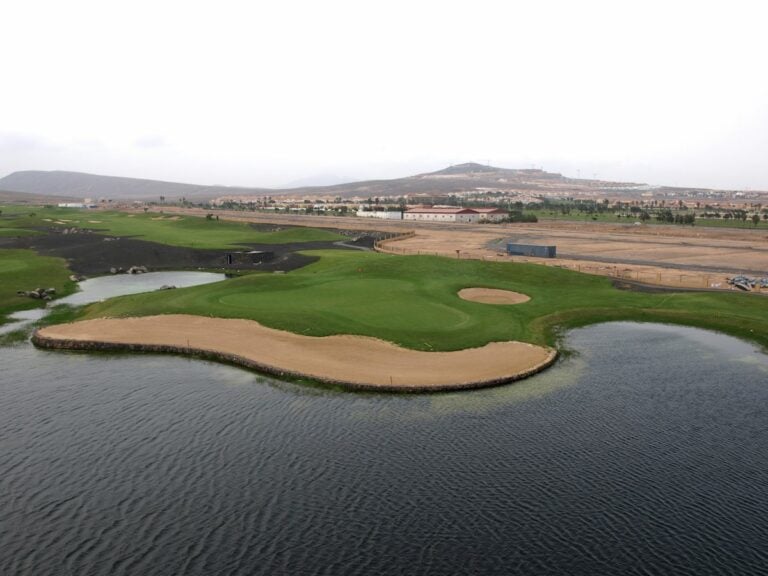 El TSJC otorga al Ayuntamiento de Antigua la titularidad de la parcela de la desaladora de Salinas Golf