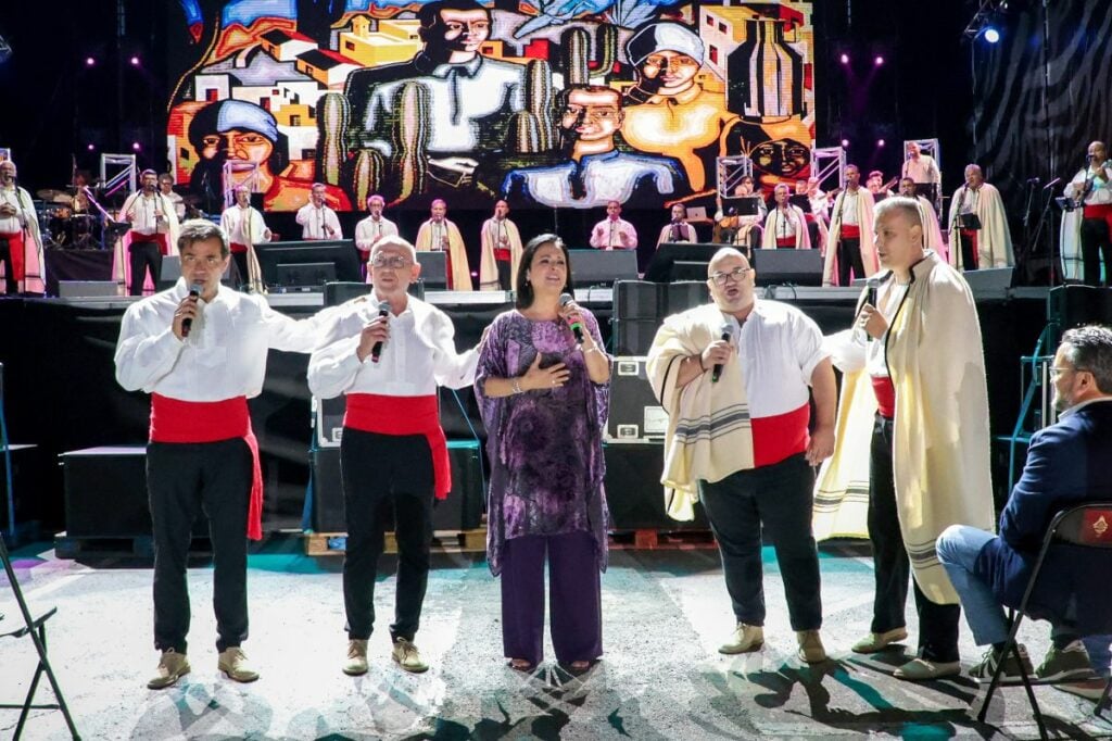 Los Sabandeños y Olga Cerpa unen sus voces en «Balada de Sabanda» este domingo en Fuerteventura