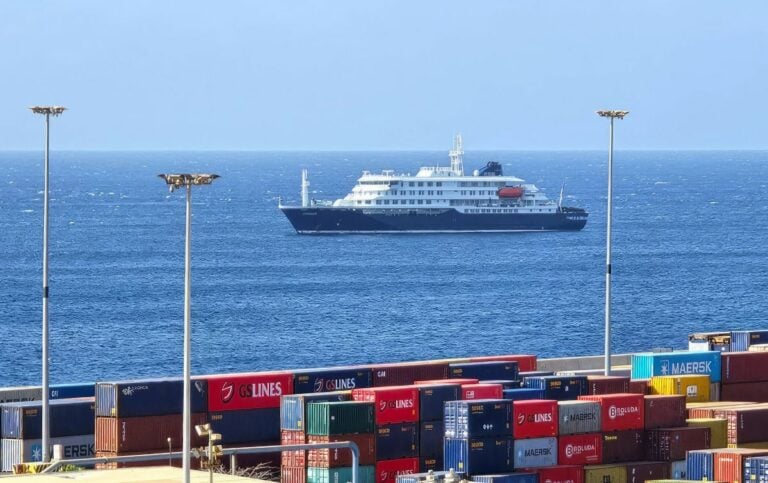El crucero ‘MV Hondius’ atracará el sábado en Granadilla de Abona tras el visto bueno de España y la OMS pese a las reservas del Gobierno canario