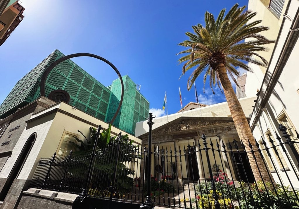 Exterior del Parlamento de Canarias