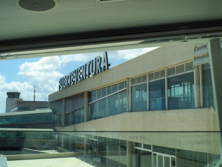 Canarias recibió en octubre un 6 % de pasajeros aéreos más que antes del covid