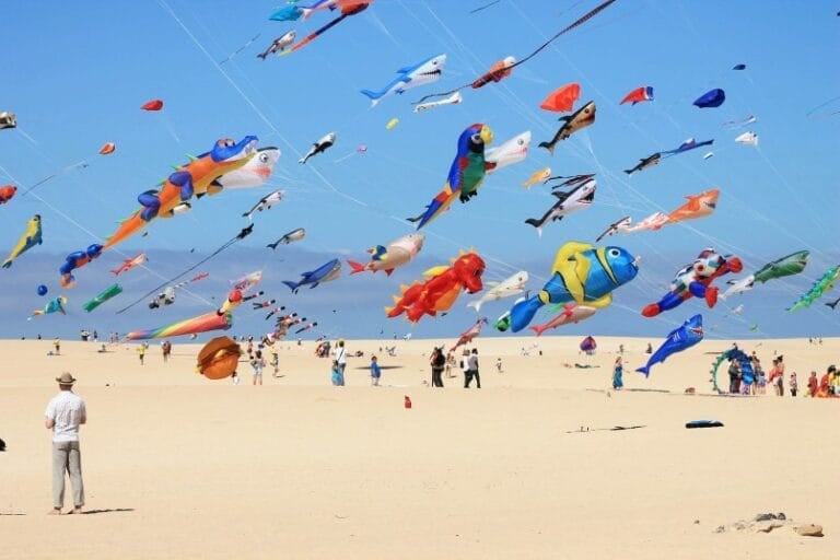El cielo de Corralejo se llena de vida con el 37º Festival Internacional de Cometas