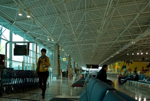 Sanidad elimina los controles sanitarios para acceder a España