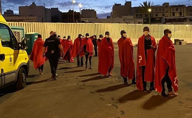 Un bebé, entre los 61 migrantes rescatados al sur de Fuerteventura