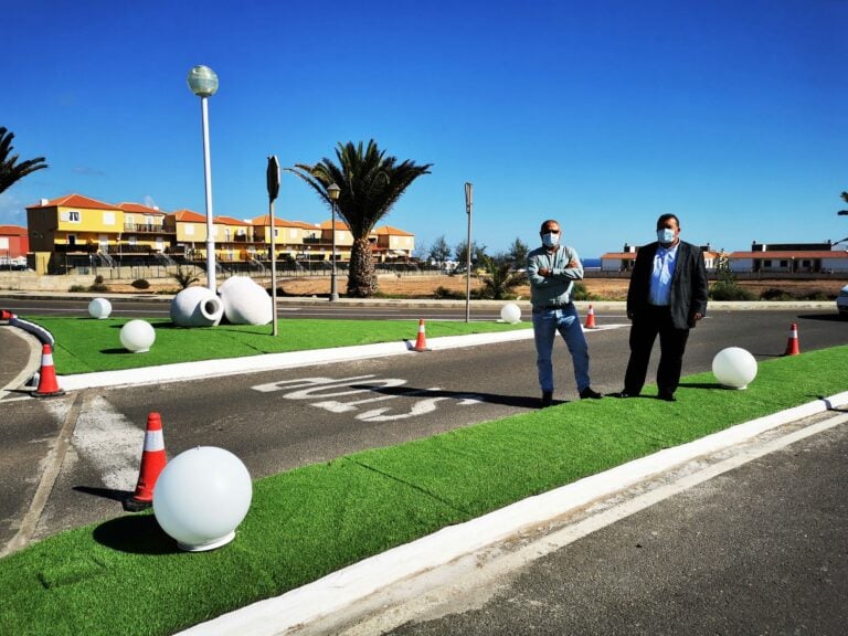 El ayuntamiento embellece los accesos a Caleta de Fuste y Costa de Antigua