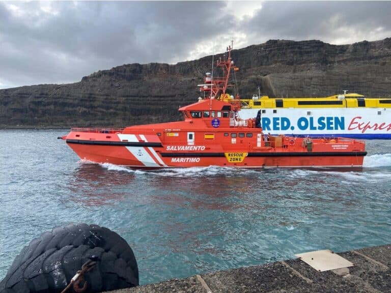 Evacuados los 59 pasajeros del Fred. Olsen encallado en Gran Canaria