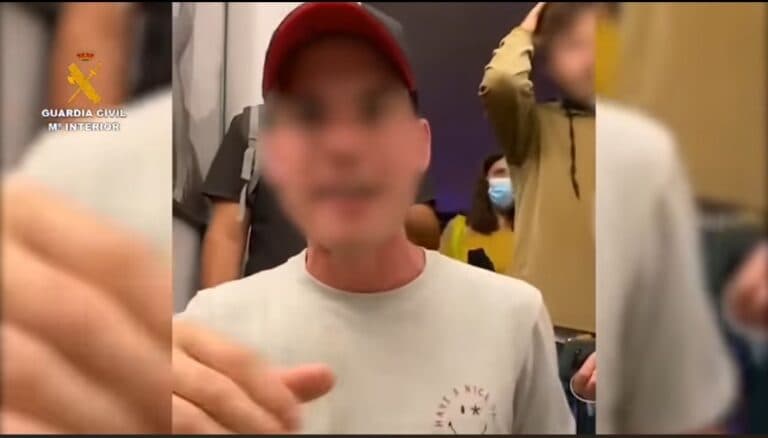 Un detenido en el desalojo de un local de ocio de Corralejo que superaba el aforo