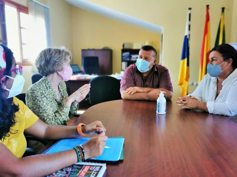 Antigua colabora con el proyecto Age in Spain de apoyo a los residentes británicos