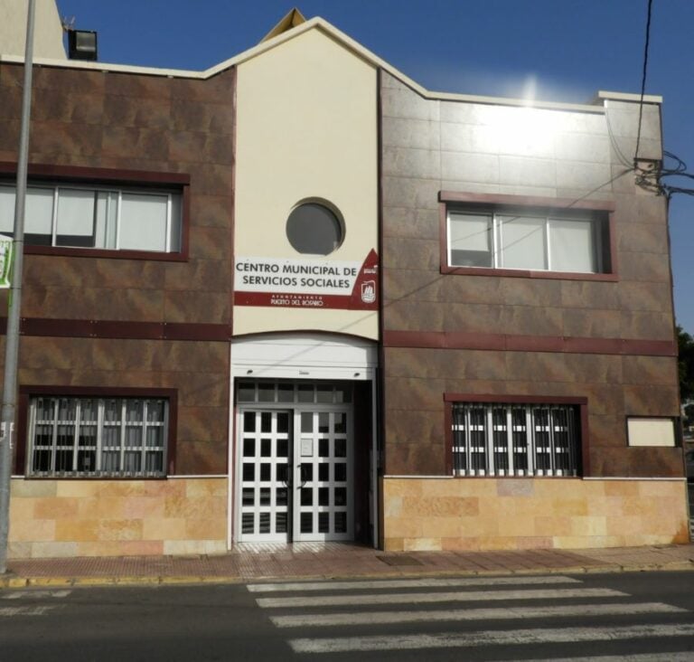 Intenta quemarse a lo bonzo frente a Servicios Sociales de Puerto del Rosario