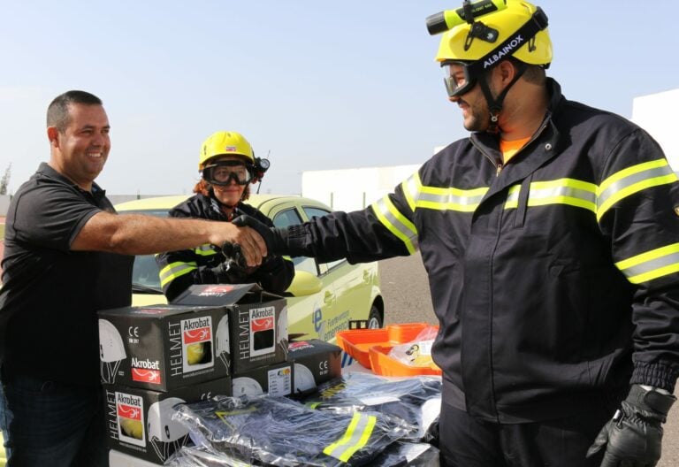 Antigua organiza un curso contra incendios para los voluntarios de Protección Civil