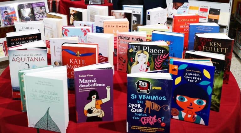 La Biblioteca portuense amplía su fondo bibliográfico con 300 nuevos títulos