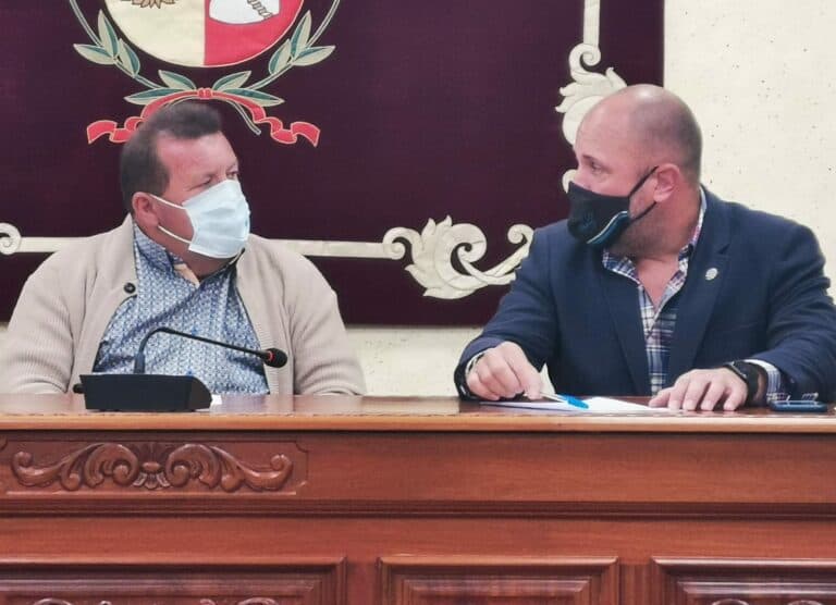 Impulsar obras y mejorar infraestructuras, los objetivos comunes del Ayuntamiento de Antigua y el Cabildo