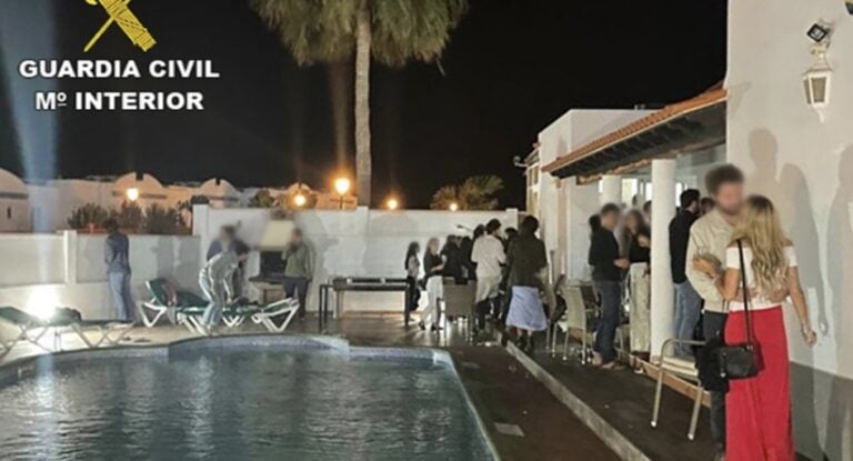 Denunciados 84 turistas de fiesta en una Vivienda Vacacional de Corralejo