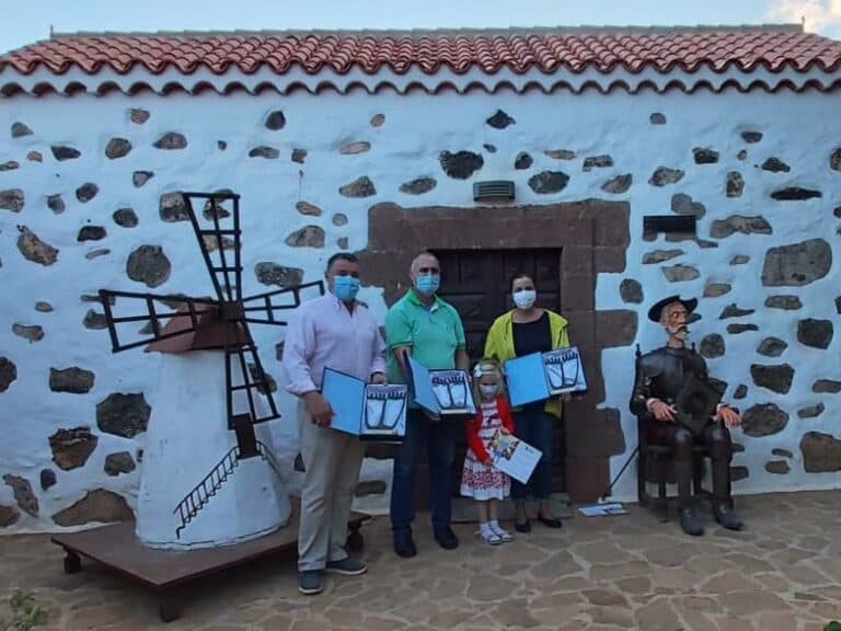 Homenaje a los lectores de Antigua