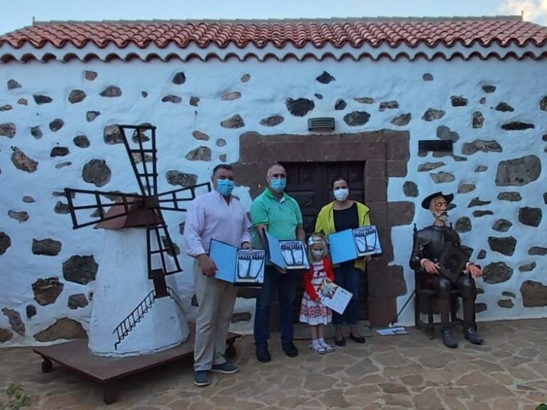 Homenaje a los lectores de Antigua