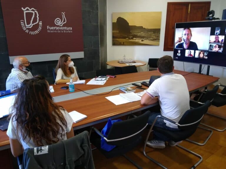 El Cabildo se reúne con trece asociaciones para conocer las necesidades medioambientales de la Isla