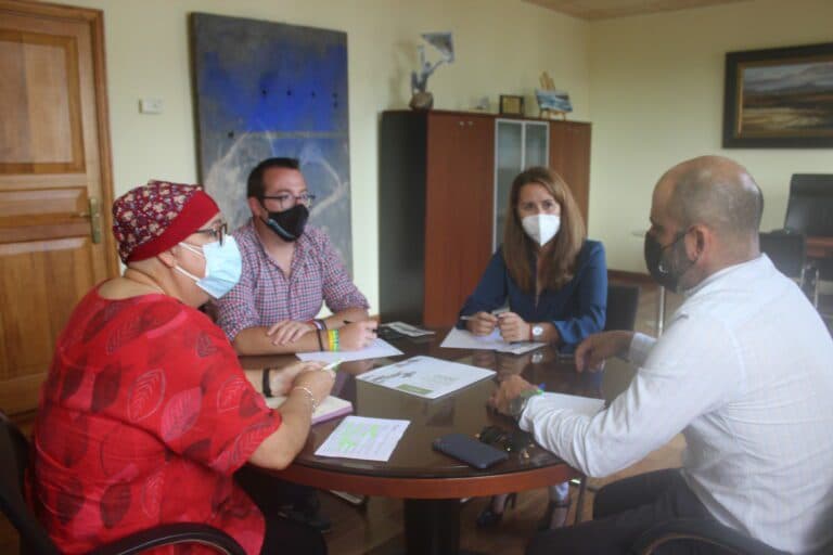 La AECC agradece el apoyo del Cabildo para el desarrollo de programas de atención psicosocial