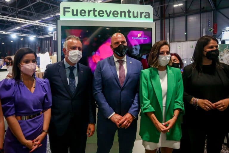 De León aclara que el gasto de Fuerteventura en Fitur se redujo más de la mitad con respecto a 2020