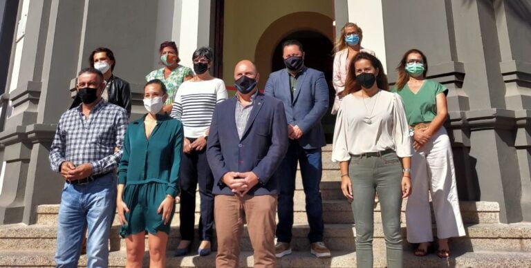 De León coge la batuta y actualiza la promoción de Fuerteventura al siglo XXI