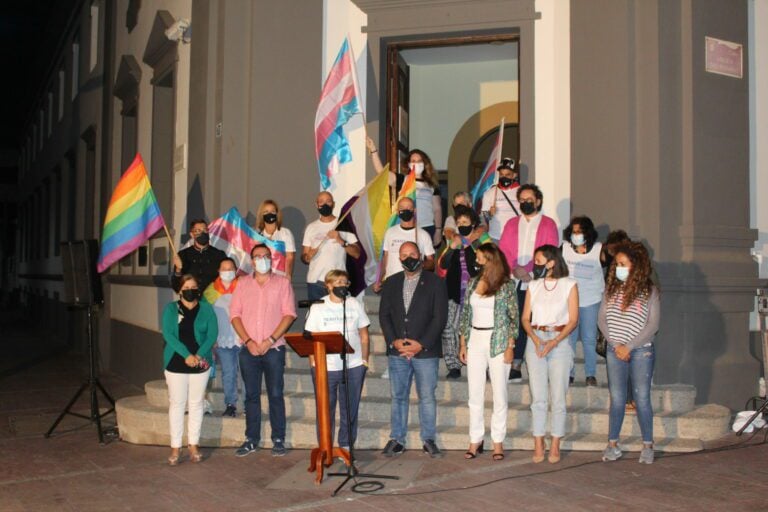 El Cabildo se suma a la celebración del Orgullo LGTBI+ con el alumbrado de la Casa Palacio
