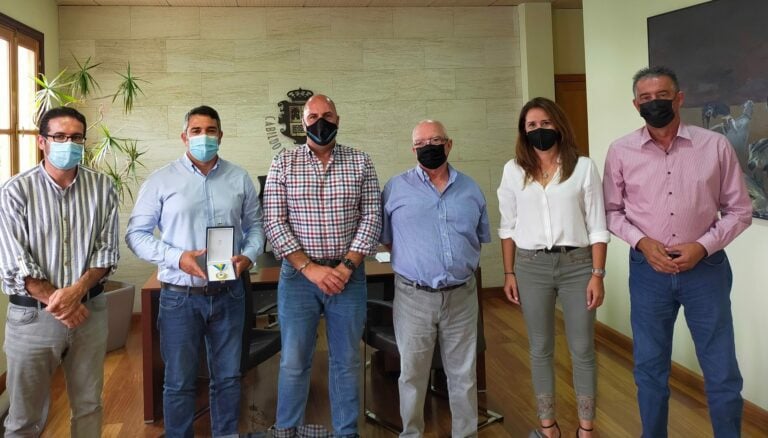 El Cabildo celebra con Olivafuer la Medalla de Oro de Canarias