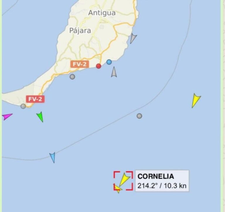 Interceptada una patera a la deriva con 56 migrantes a bordo al sur de la Isla