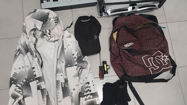 Tira una piedra a la empleada de un comercio de Gran Tarajal para robar la caja